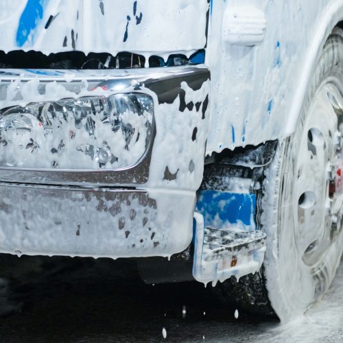 semi truck washing